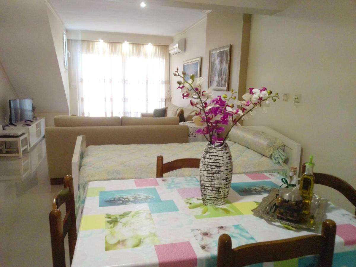شقة Maria'S Garden House فلوغيتا المظهر الخارجي الصورة